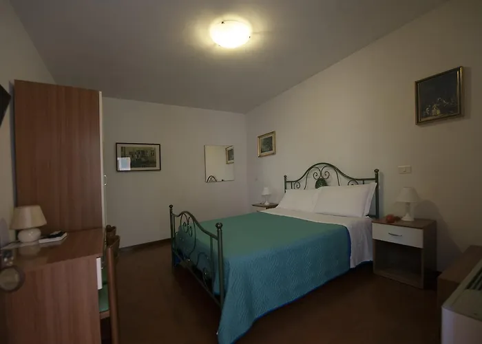 Hotel Athena