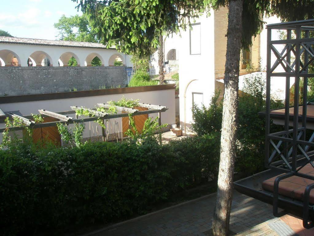 Hotel Athena